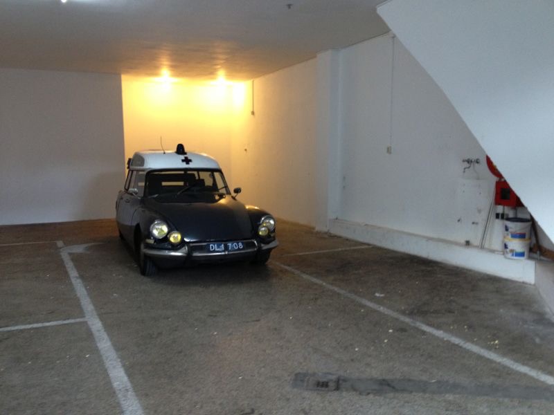 Super Rare Old Front Citroen, in Breaks, DS Ambulance 1967, from Paris - Image 8