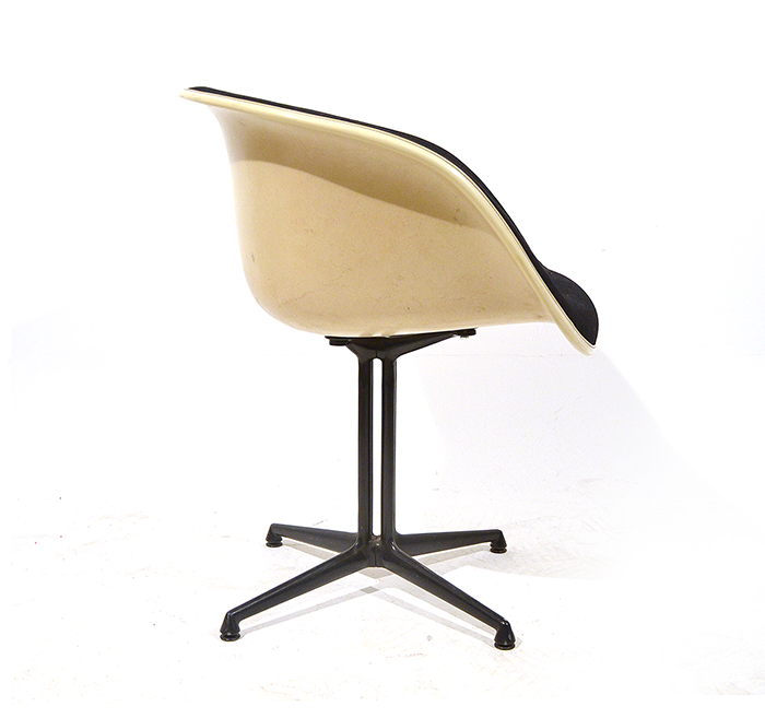 La Fonda Armshell in Black Upholstery and Black Base - Image 3