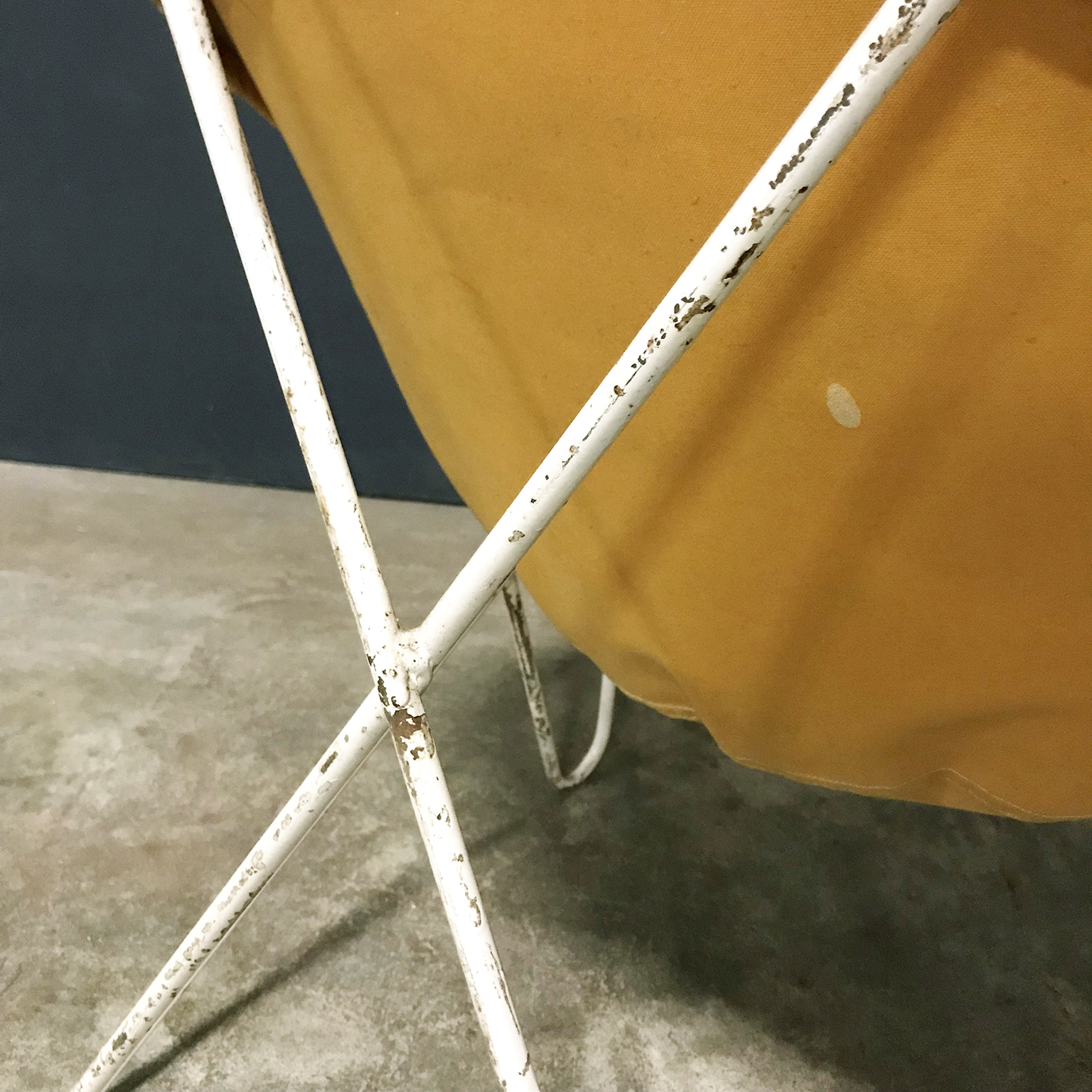 Elegant Sixties Hammock Chair with White Base in Style of Ferrari and Hardoy Plus Bertoia - Image 14