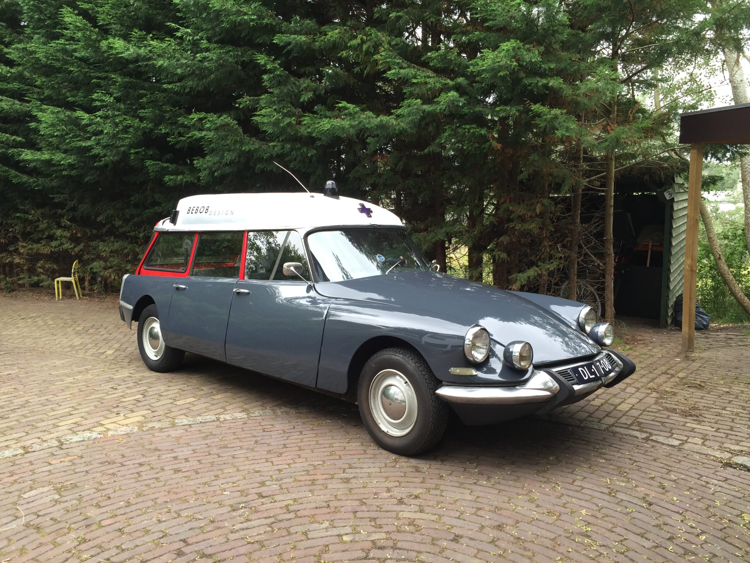 Super Rare Old Front Citroen, in Breaks, DS Ambulance 1967, from Paris - Image 11