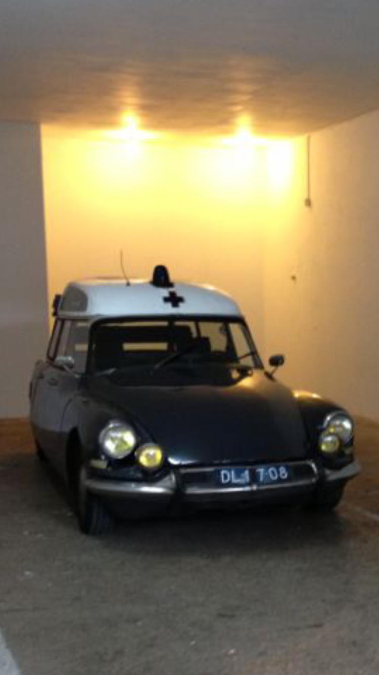 Super Rare Old Front Citroen, in Breaks, DS Ambulance 1967, from Paris - Image 14