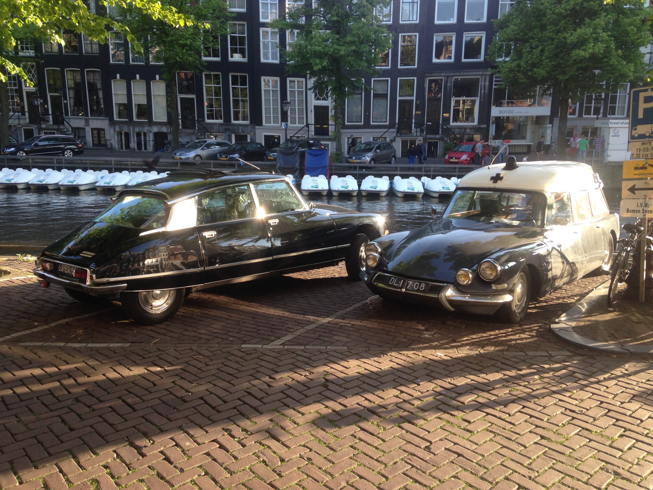 Super Rare Old Front Citroen, in Breaks, DS Ambulance 1967, from Paris - Image 16