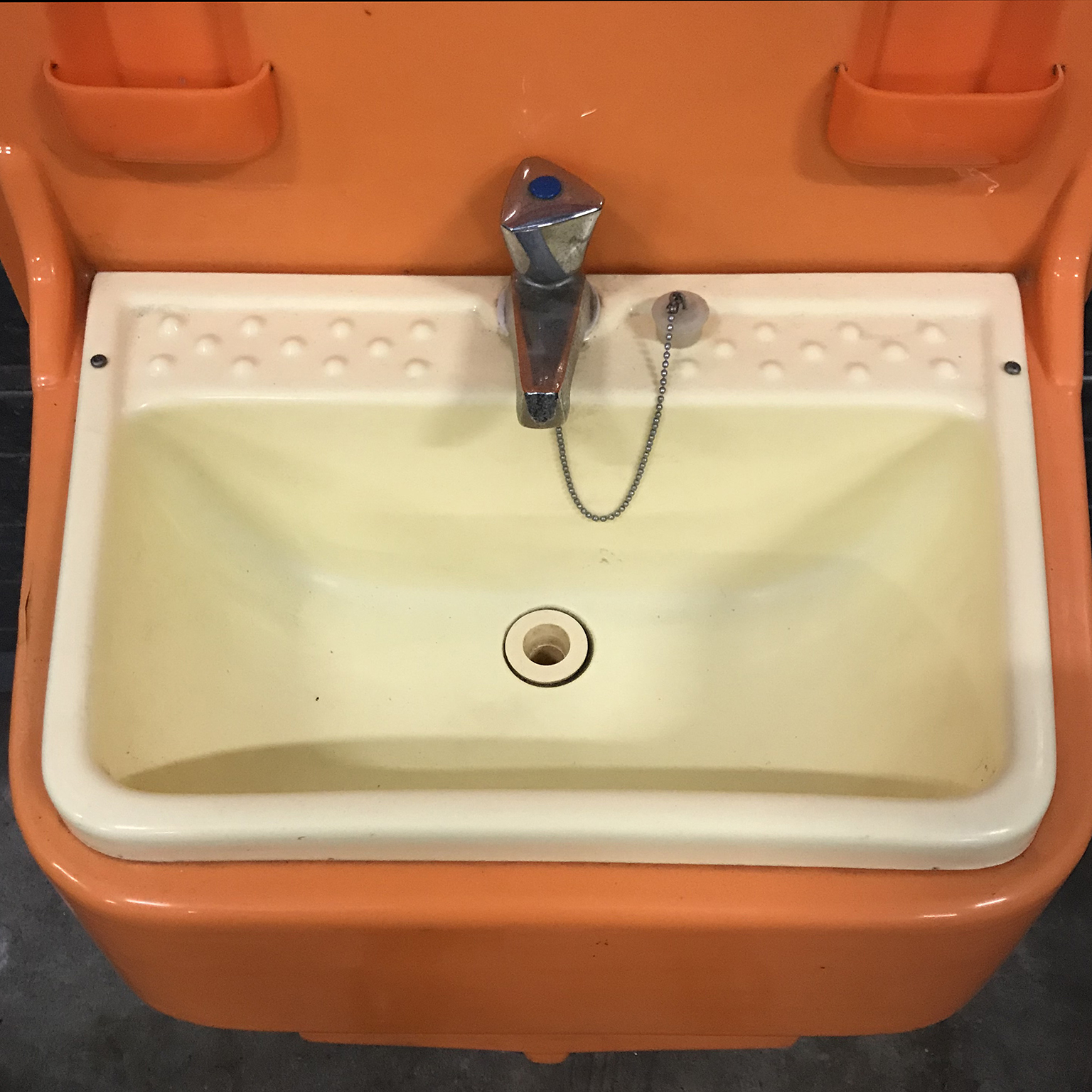 Seventies Orange Plastic Washstand - Image 11