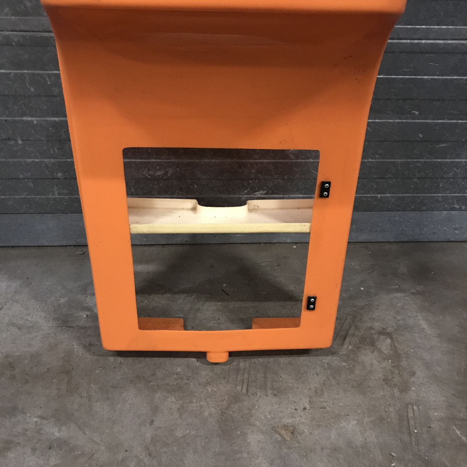 Seventies Orange Plastic Washstand - Image 12