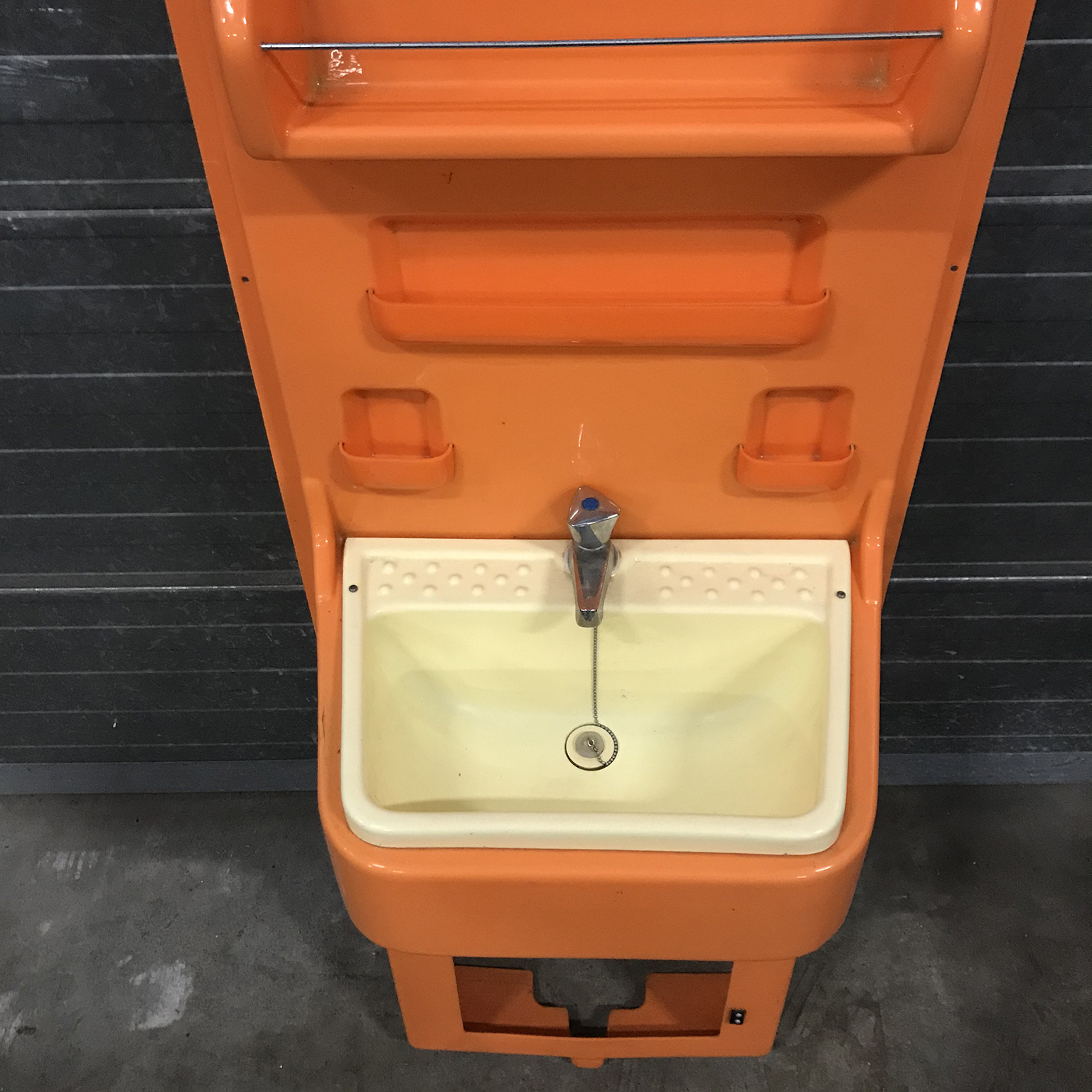 Seventies Orange Plastic Washstand - Image 8