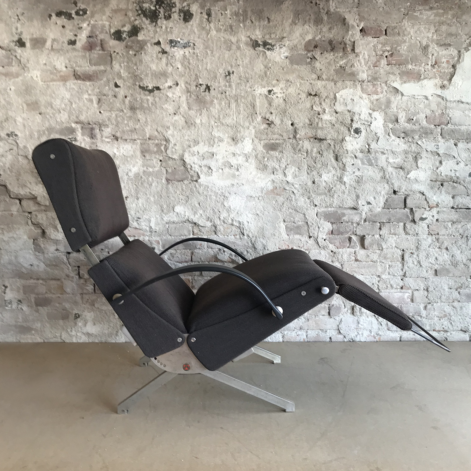 P40 Tecno Lounge Chair in original brown upholstery by Borsani - Image 2