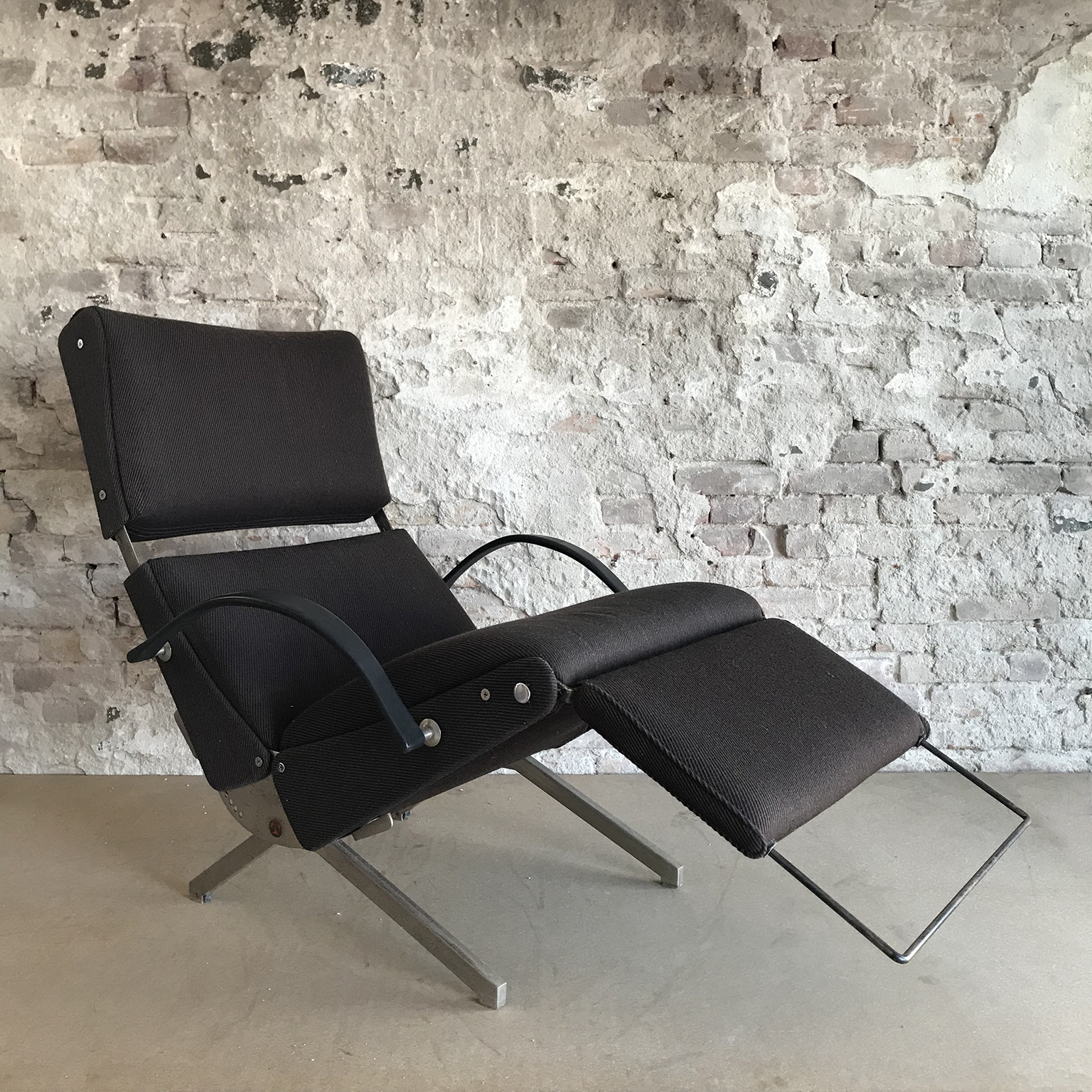 P40 Tecno Lounge Chair in original brown upholstery by Borsani - Image 3