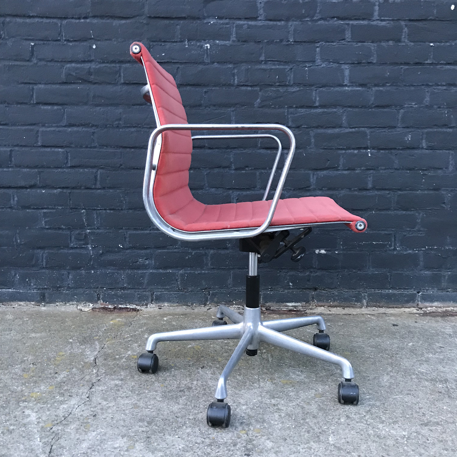 Red Adjustable Tilt Office Chair with Five Wheels, Ray & Charles Eames - Image 4